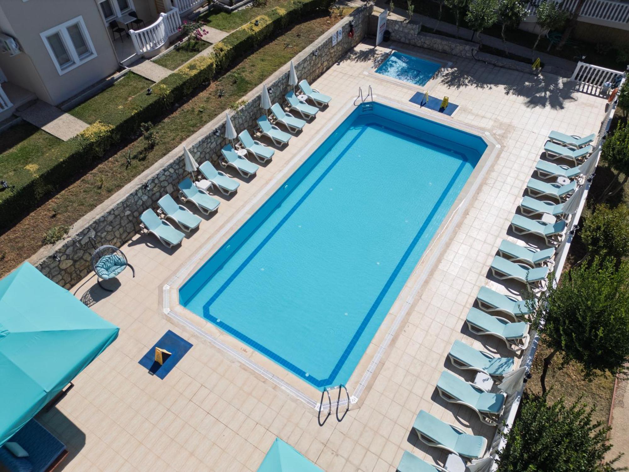 Larimar Suite Hotel 厄吕代尼兹 外观 照片